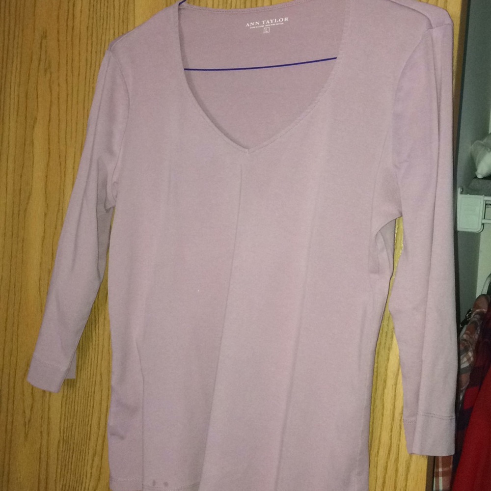 Ann Taylor V neck T shirt. 3/4 length
